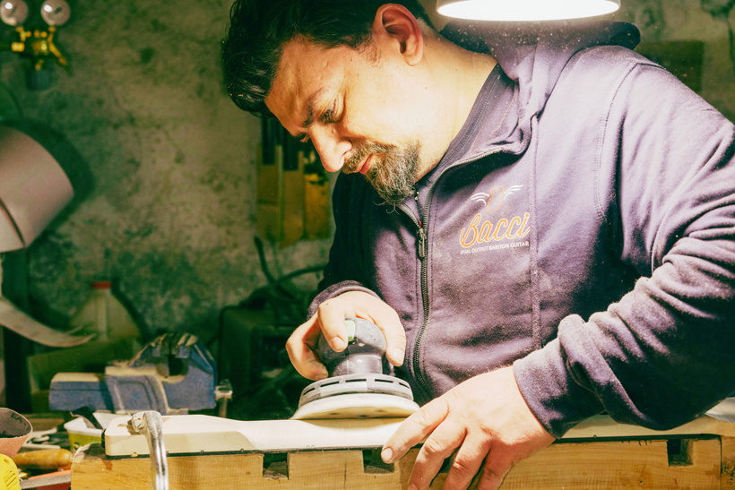 Bruno Bacci luthier at work
